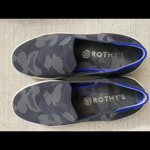 Rothys womens flats! Lightly used, super comfy.